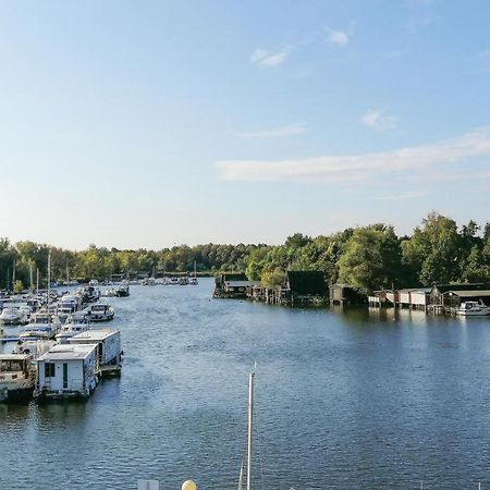 2 Bedroom Cozy Apartment In Рехлін Екстер'єр фото